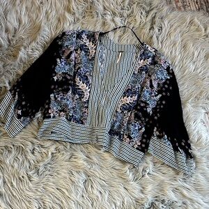 🌷🌷Free People Black Floral blouse XS